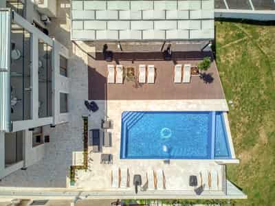 Продается вилла в элитном комплексе в Близикуче