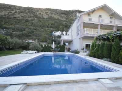 Large House in Sutorinu with Pool and Spacious Courtyard