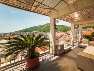 Penthouse in the heart of Budva with stunning city views