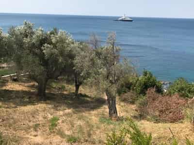 Участок в Баре, всего в 10 м от моря