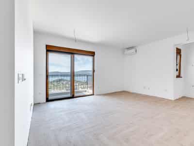 Apartments in a new complex in Tivat