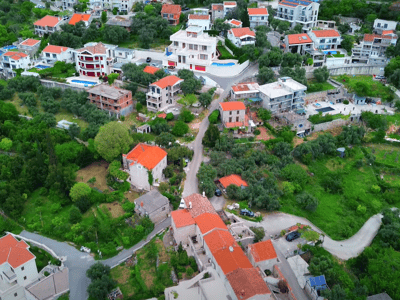 Excellent plot in the prestigious area of Reževići