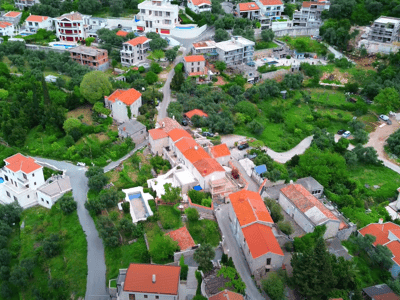 Excellent plot in the prestigious area of Reževići