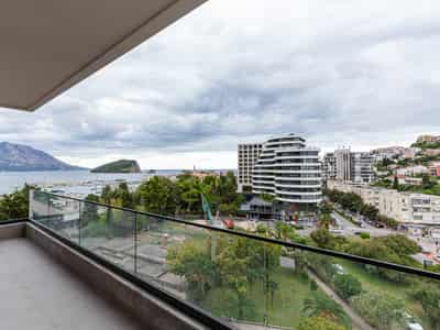 Modern One-Bedroom Apartment in Budva with Garage Purchase Option