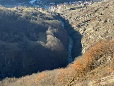 Spacious Mountain Plot – Perfect for Various Purposes