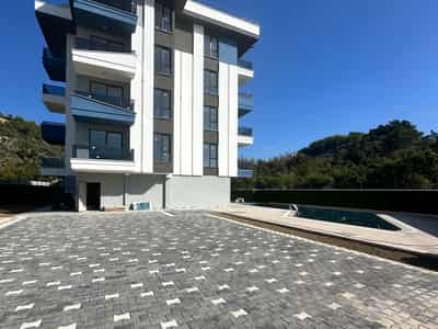 Compact 1-Bedroom Apartment from Investor in Modern Residential Complex (21300)