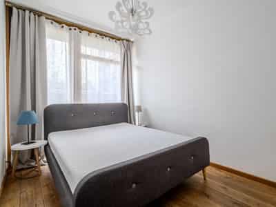 Продаётся у метро тихая, солнечная 2-комнатная квартира 38,54 м², Варшава, Wola (005467)