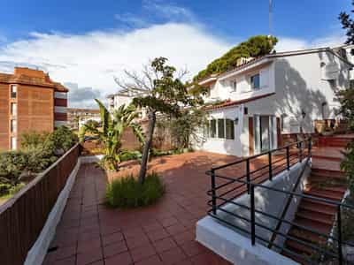 Townhouse with Sea View and Tourist License in Lloret de Mar