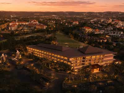 Stylish oceanfront apartments overlooking the golf course and 300 meters from the ocean and Dreamland beach, Bali, Indonesia
