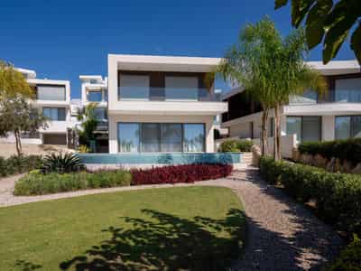 5 new villas in residential complex in Kissonerga