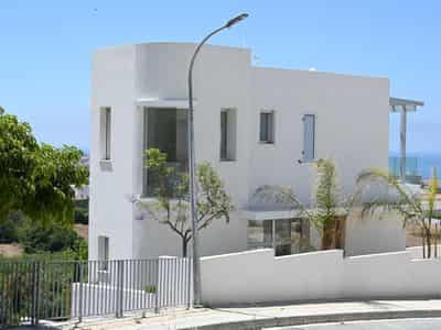 Complex of villas at 300 meters from the sea, Chloraka, Cyprus