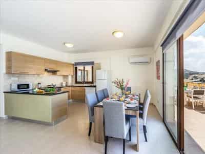 New complex of villas with swimming pools and panoramic views, Kissonerga, Cyprus