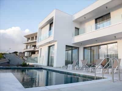 New complex of furnished villas at 500 meters from the beach and the golf course, Chloraka, Cyprus