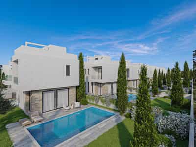 New complex of villas with swimming pools at 200 meters from the beach, Geroskipou, Cyprus