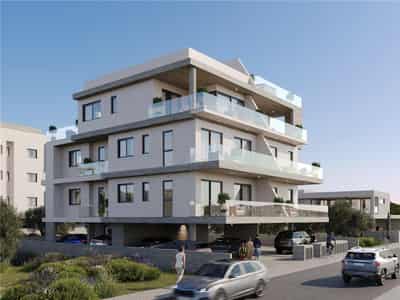 New residence with a jacuzzi and a roof-top terrace, 5 minutes from the beach, Limassol, Cyprus