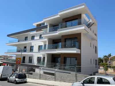 4 new objects in residential complex in Mesa Geitonia