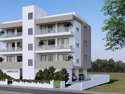2 new flats in residential complex in Paphos