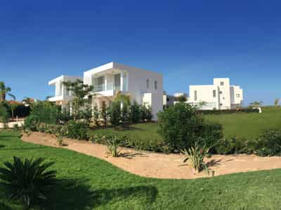 8 new villas in residential complex in Coral Bay