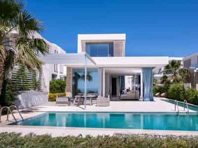 8 new villas in residential complex in Coral Bay
