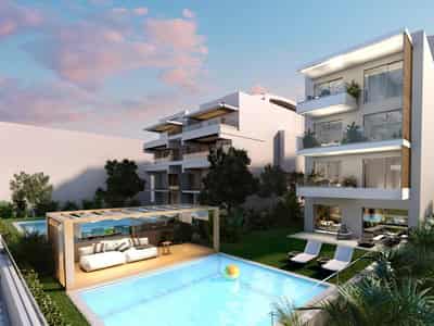 Low-rise residence with a swimming pool close to the coast and restaurants, near the center of Voula, Greece