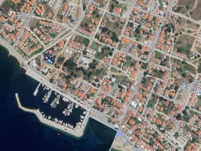 Современный жилой комплекс рядом с морем в центре Никити, Халкидики, Греция