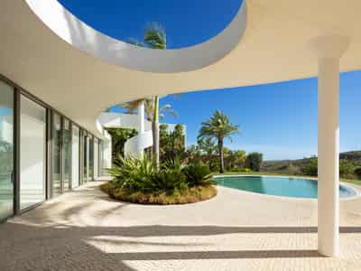 Villa, Casares