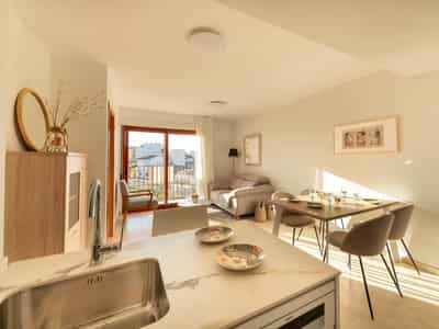 Apartment, Avileses