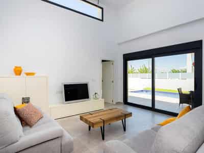Villa, Daya Nueva