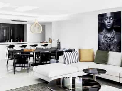 Apartment, Relleu