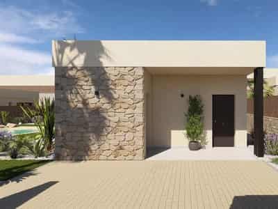 Villa, Baños y Mendigo