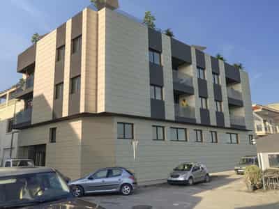 Современная квартира в Катрале с бассейном на крыше