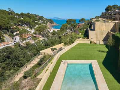 Apartments, Begur