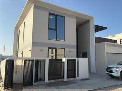 Закрытый комплекс вилл с гольф-клубом мирового класса, школами и парками, Маскат, Оман