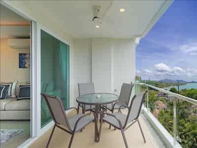 New residence with swimming pools and gardens at 250 meters from the coast, 10 minutes walk from the international school, Phuket, Thailand