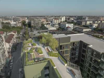 Modern complex near the metro station with flexible payment options for living and investment, Bangkok, Thailand