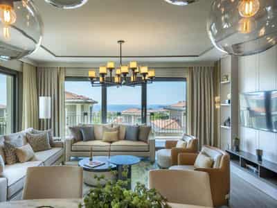 Apartments and villas with spacious balconies, in a new residential complex near swimming pools and restaurants, Istanbul, Turkey