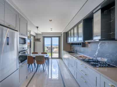 Apartments and villas with spacious balconies, in a new residential complex near swimming pools and restaurants, Istanbul, Turkey