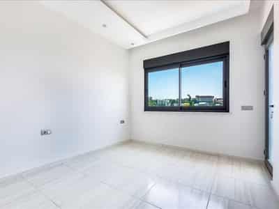 Residence with swimming pools at 550 meters from the beach, in the center of Avsallar, Alanya, Turkey