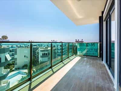 Residence with swimming pools at 550 meters from the beach, in the center of Avsallar, Alanya, Turkey