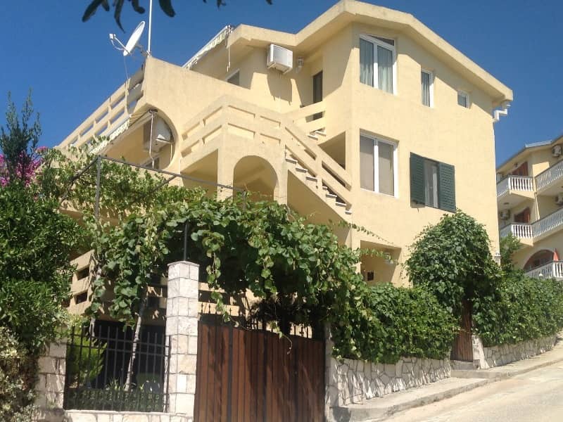 Villa with 3 Separate Apartments – Ideal Investment Opportunity — photo 3
