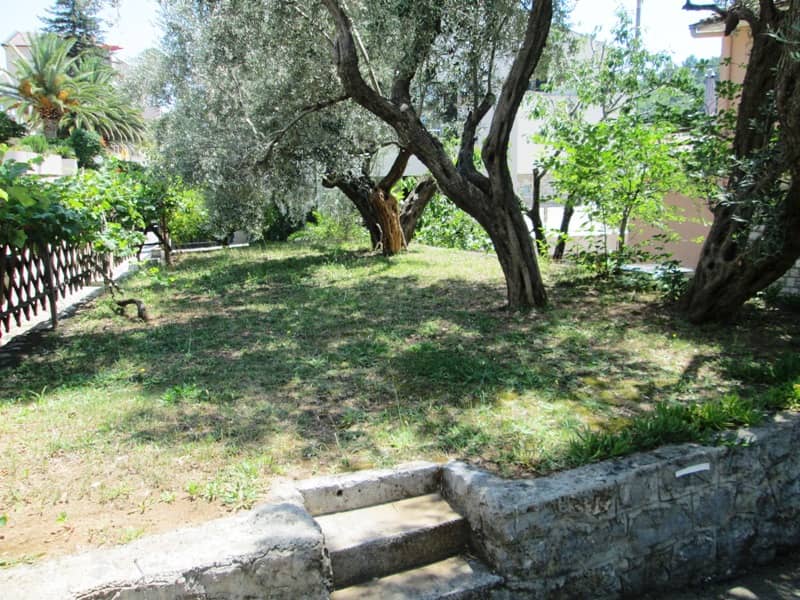 House in Petrovac — photo 11