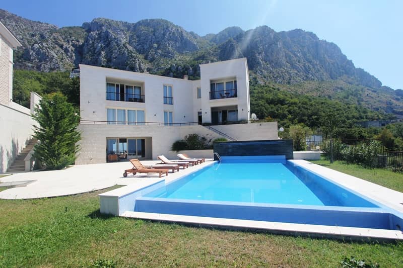 Villa with Pool in Budva — photo 8