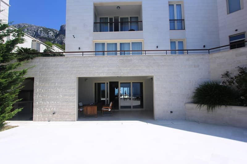 Villa with Pool in Budva — photo 7