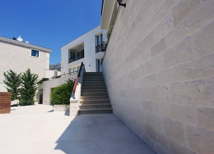 Villa with Pool in Budva — photo 5
