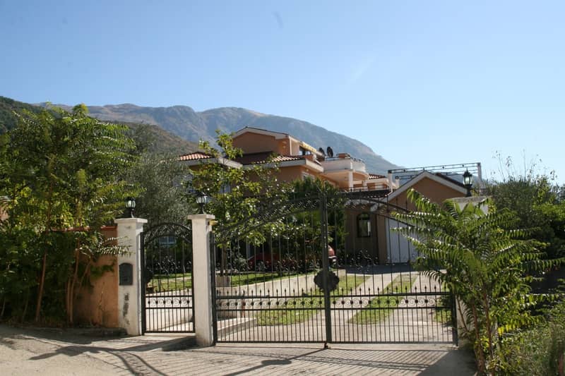 Luxury Villa with Pool in Kotor — photo 3