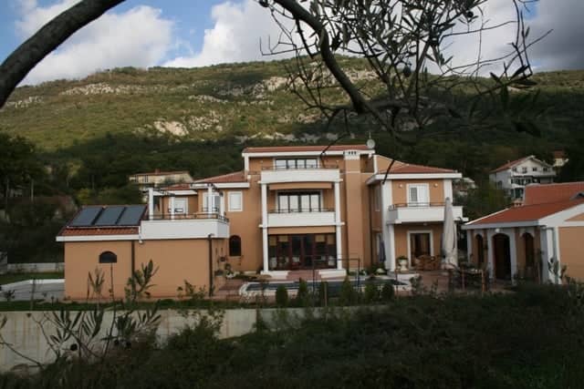 Luxury Villa with Pool in Kotor — photo 9