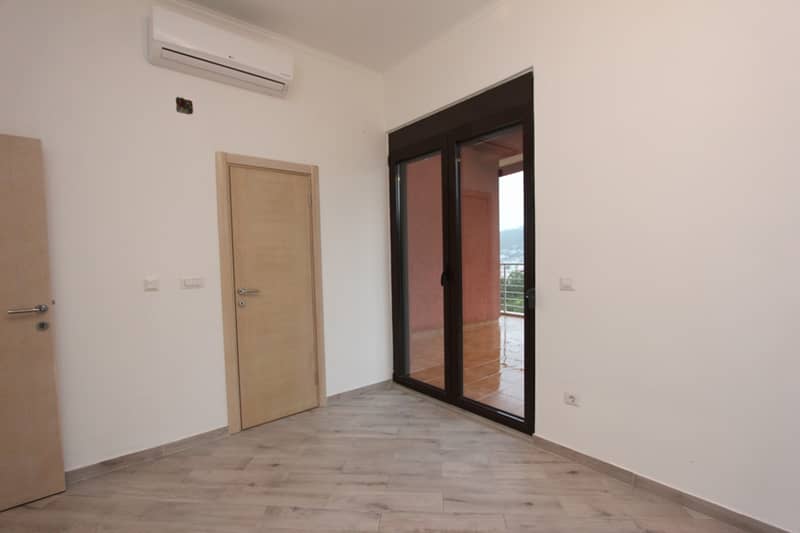Penthouses in Dobrota — photo 13