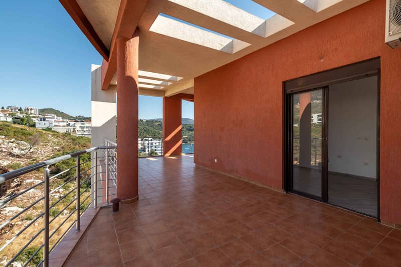 Penthouses in Dobrota — photo 28