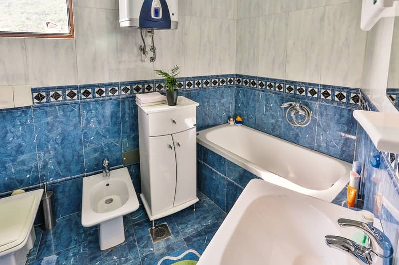 Spacious Three-Bedroom Duplex Apartment in Budva (Dubovica) — 156 m² — photo 19