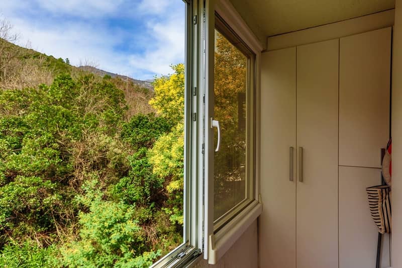 Spacious Three-Bedroom Duplex Apartment in Budva (Dubovica) — 156 m² — photo 11